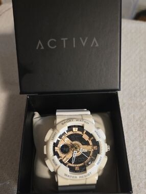 Active USA White and Gold Sport Watch